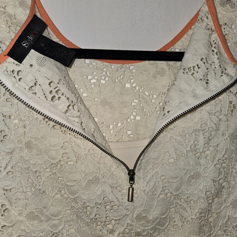 Style & Co Ivory Floral Lace Short Sleeve Top - Size S - Picture 3 of 11